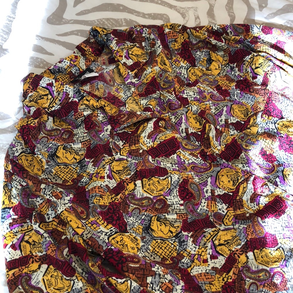 Vintage Silky Patterned Button Down - 12 - image 3